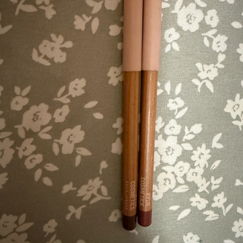 Kylie Cosmetics Lip Liner Bundle of 2